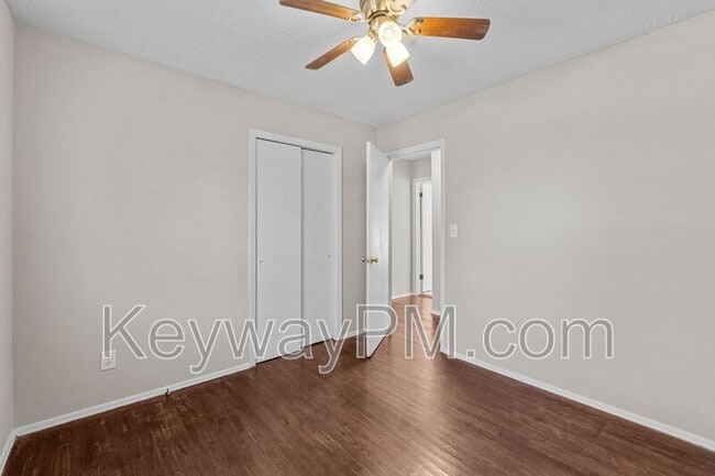 Building Photo - 2021 Fernwood Cir