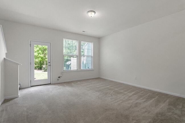Building Photo - 731 Maypearl Ln