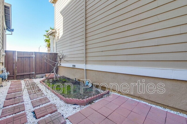 Building Photo - 5132 North First Street