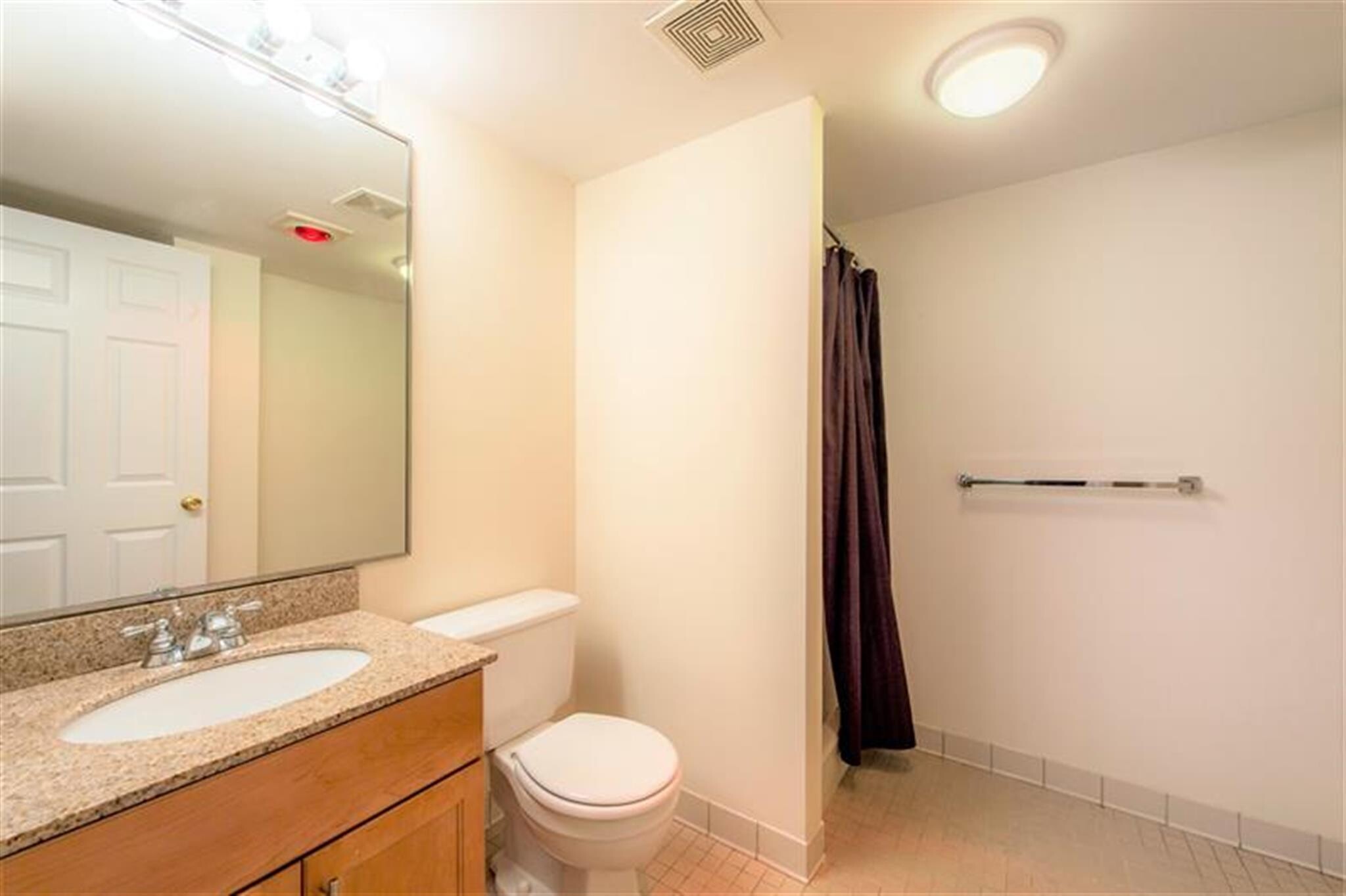 Building Photo - 325 Franklin St