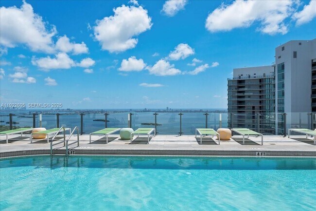 Building Photo - 501 NE 31st St