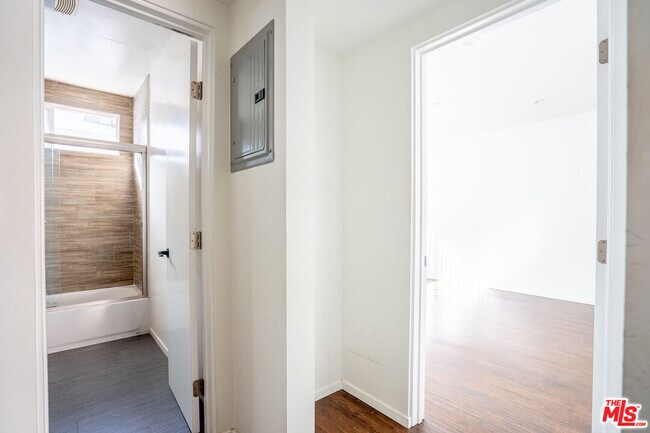 Building Photo - 5831 Carlton Way