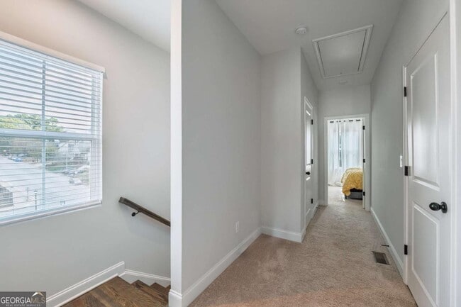 Building Photo - 313 Skylar Way SE