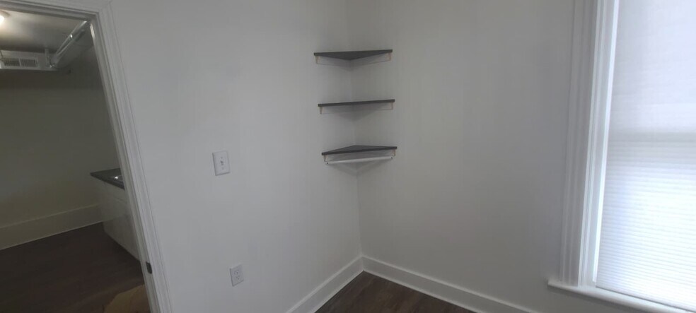 Building Photo - 143 W 1st St