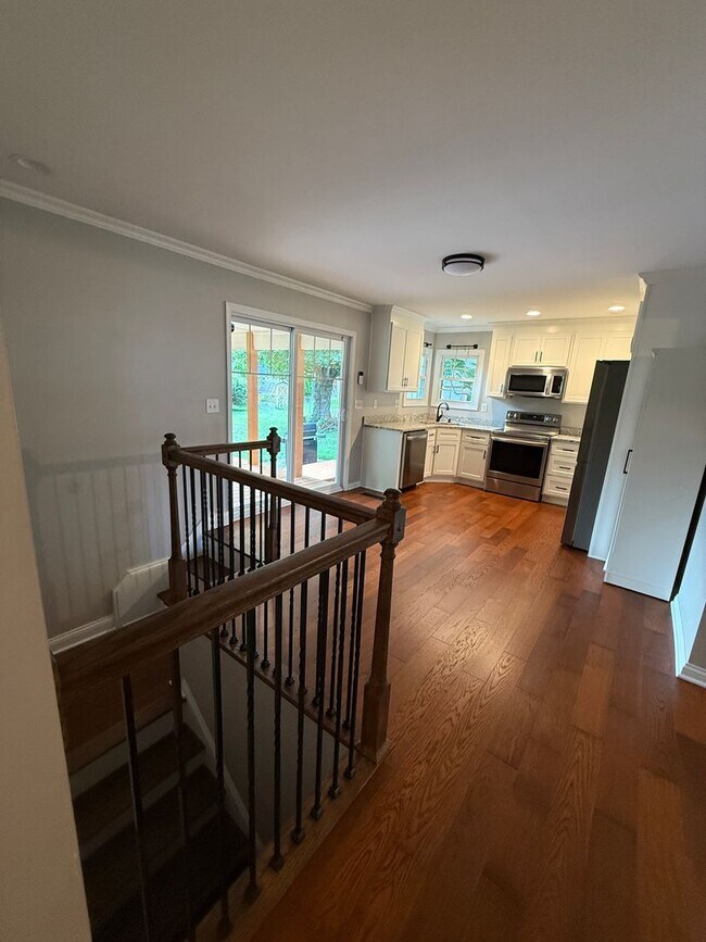 Building Photo - REMODELED 4-BEDROOM HOME W/FENCED YARD