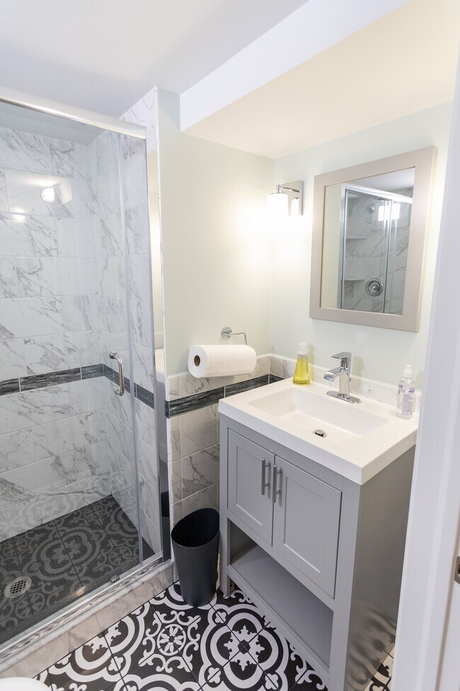 Building Photo - 5836 Alter St