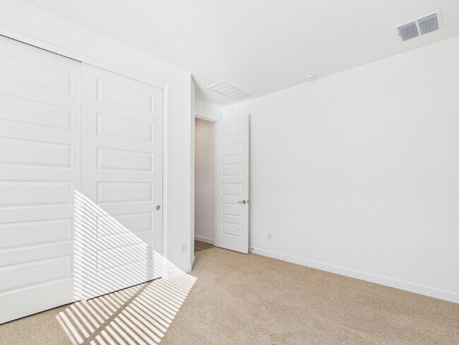 Building Photo - Brand new home with Casita