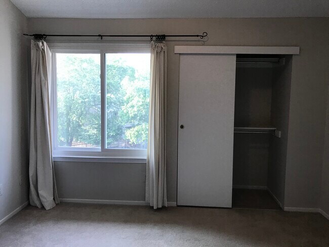 Building Photo - 11741 Summerchase Cir