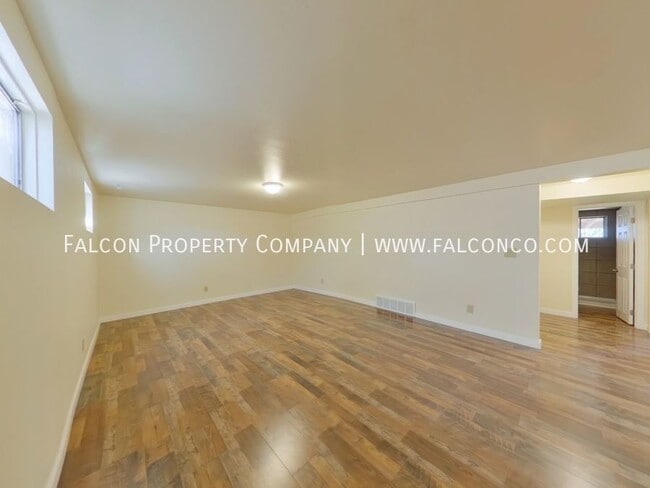 Building Photo - 475 Loomis Ave