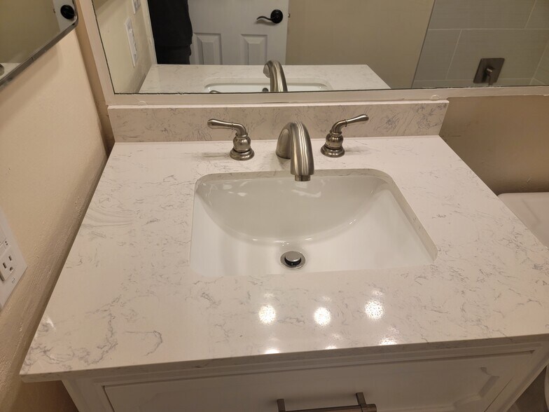 Building Photo - 628 E Drachman St