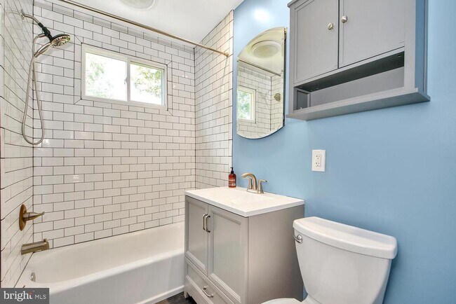 Building Photo - 1466 Bluejay Rd