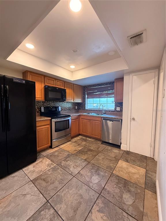 Building Photo - 7091 Balboa Dr