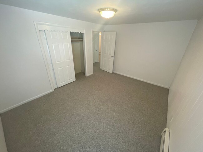 Building Photo - Charming 3-Bedroom Home with Backyard & Of...