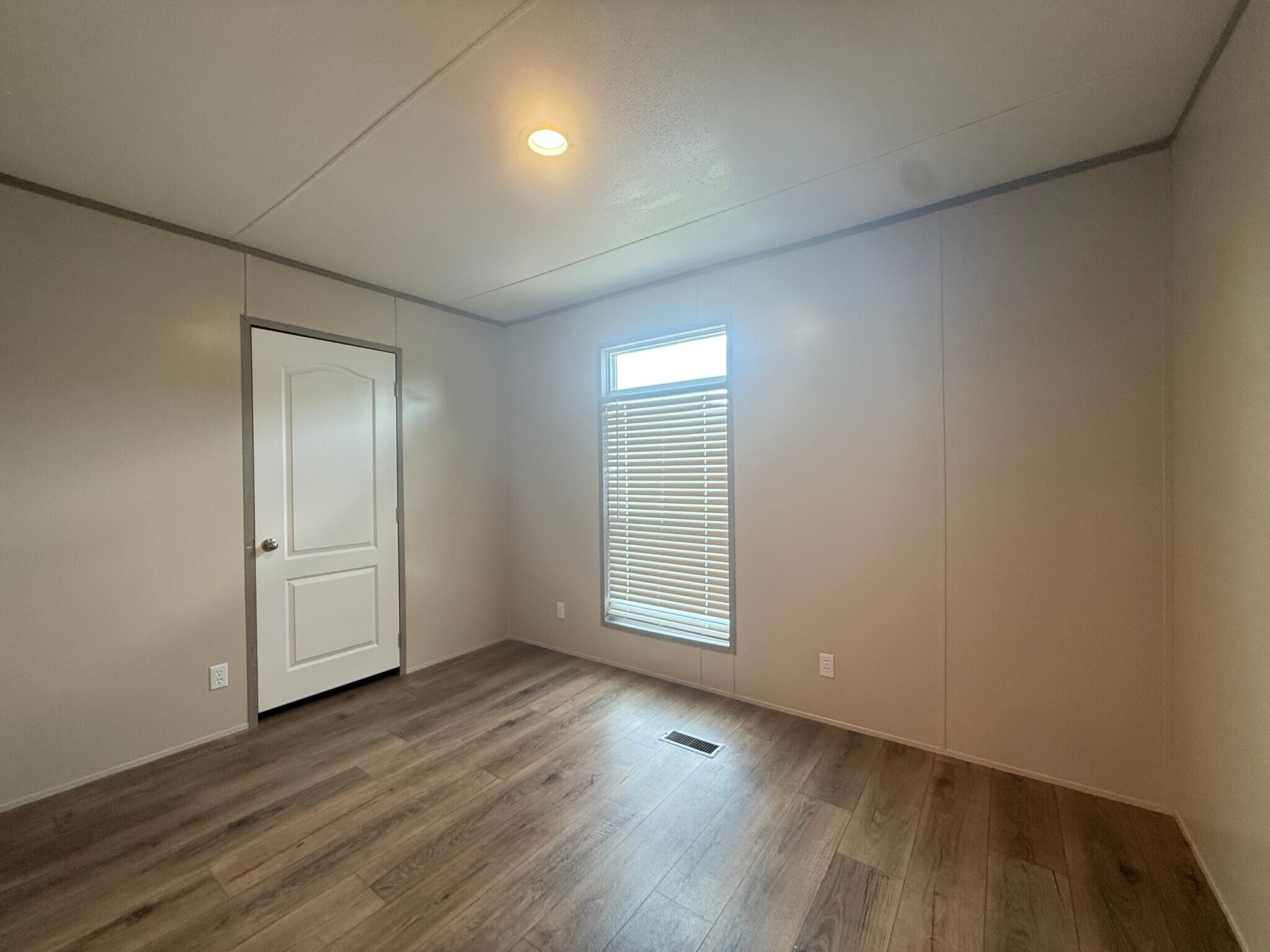 Building Photo - 210 Betty St