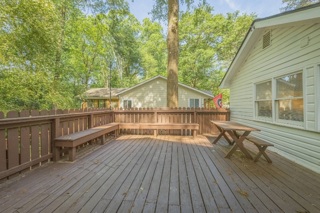 Building Photo - 230 Habersham Dr