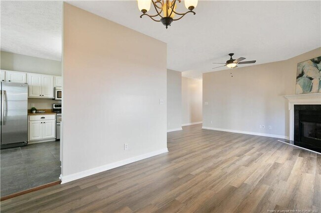 Building Photo - 1535 Dixon Dr