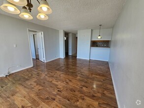 Building Photo - 2-Bedroom Condo, Private Lanai, Views, W/D...