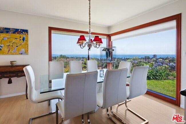 Building Photo - 1166 Las Pulgas Pl