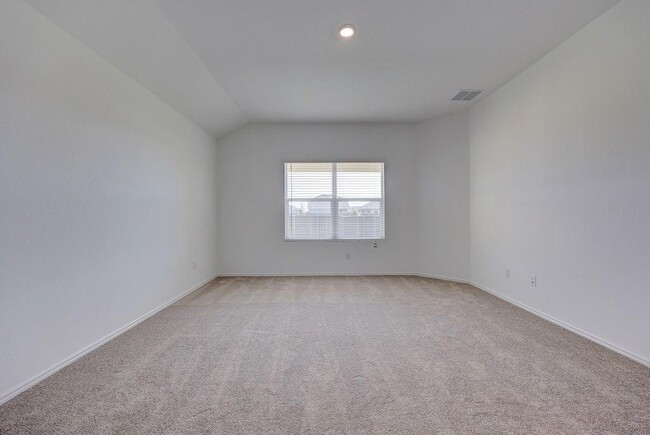 Building Photo - 618 Waterway Ave