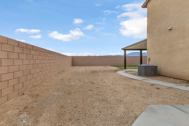 Building Photo - 83325 White Stallion Rd