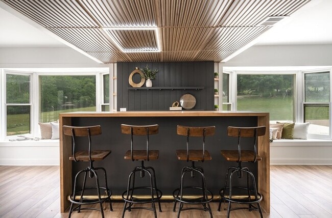 Building Photo - 95 Short Dr