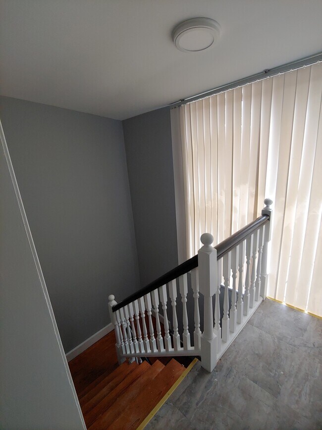 Building Photo - 33 S Calhoun St