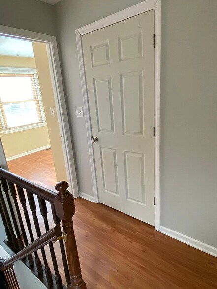 Building Photo - 2630 College Hill Cir