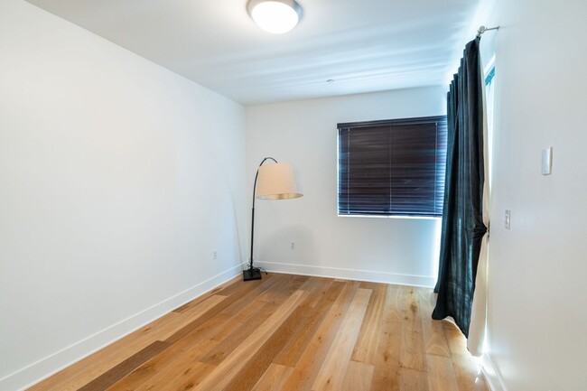 Building Photo - Stunning 3 Bedroom/ 3 Bathroom $5,900/mo.