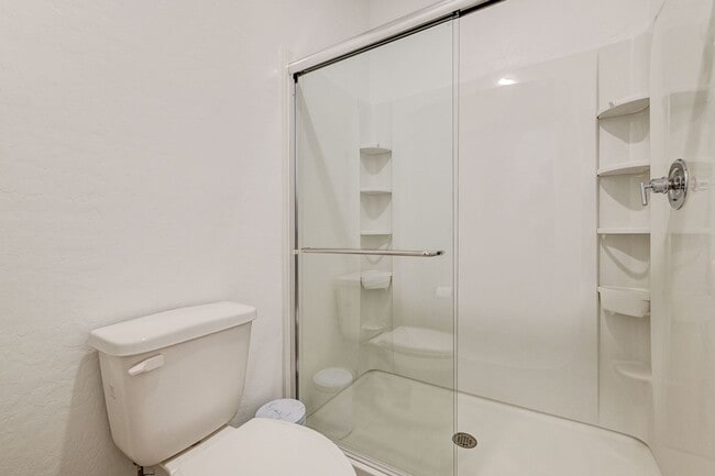 Building Photo - Stunning Fully Furnished 5-Bedroom Home in...