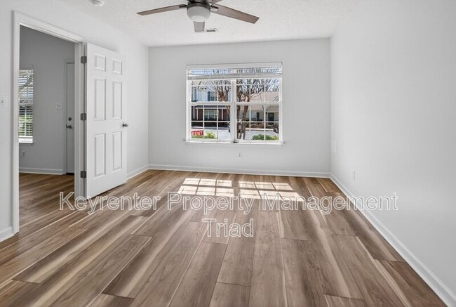 Building Photo - 138 Tannenbaum Cir