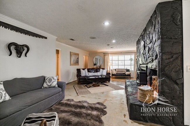 Building Photo - 130 Austin Dr