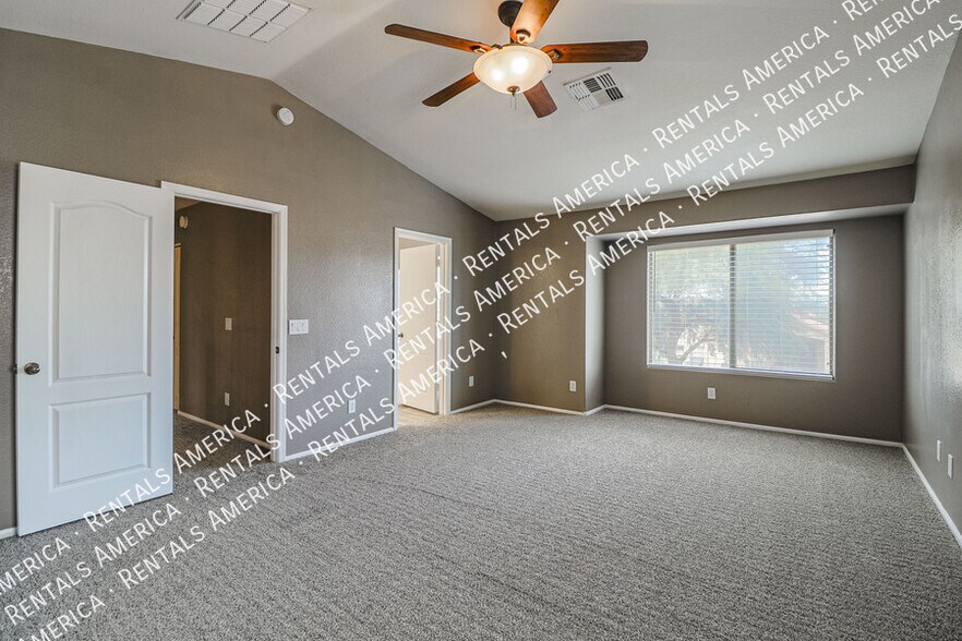 Building Photo - 116 W Holstein Trail