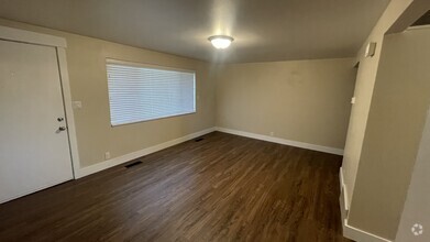 Building Photo - Unit 513