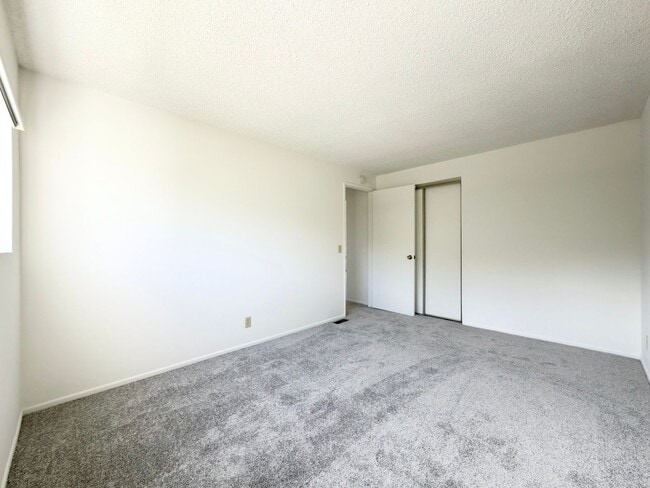 Building Photo - 2 Bedroom + LOFT in La Costa!