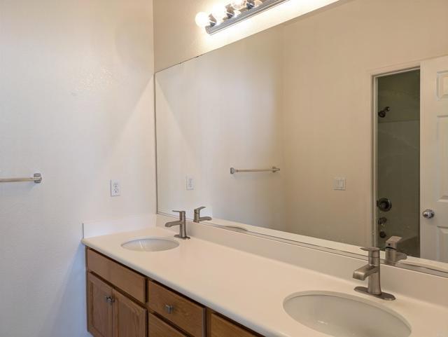 Building Photo - 10620 Abundante Ct