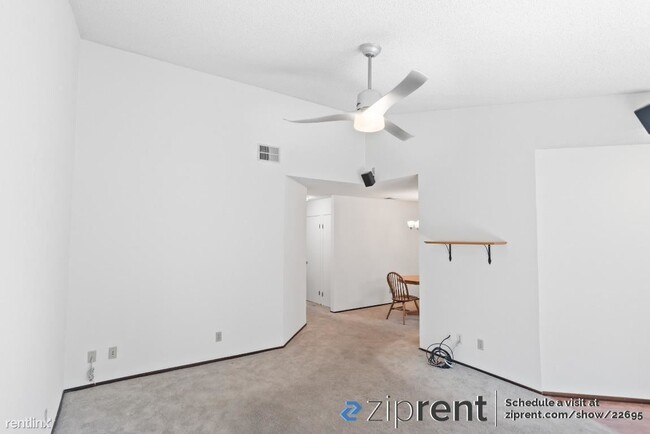 Building Photo - 2 br, 2 bath Condo - 516 Shadowgraph Drive...