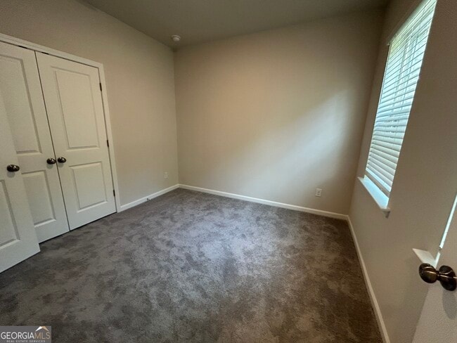 Building Photo - 2725 Harrison Dr