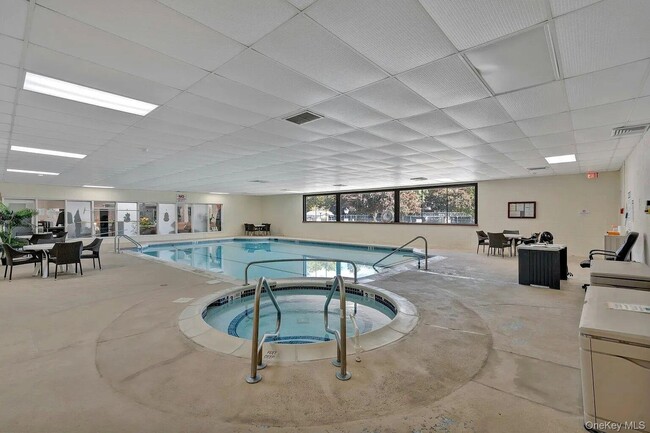 Building Photo - 586 Blue Ridge Dr