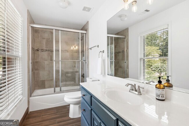 Building Photo - 5170 Deerlake Dr