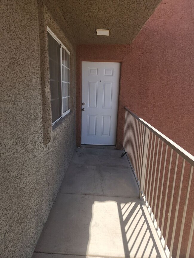 Building Photo - For Rent