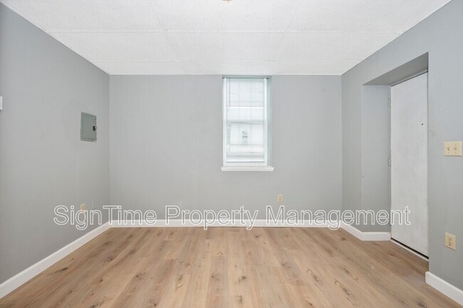 Building Photo - 225-229 Jonathan Street (new) - 225-302