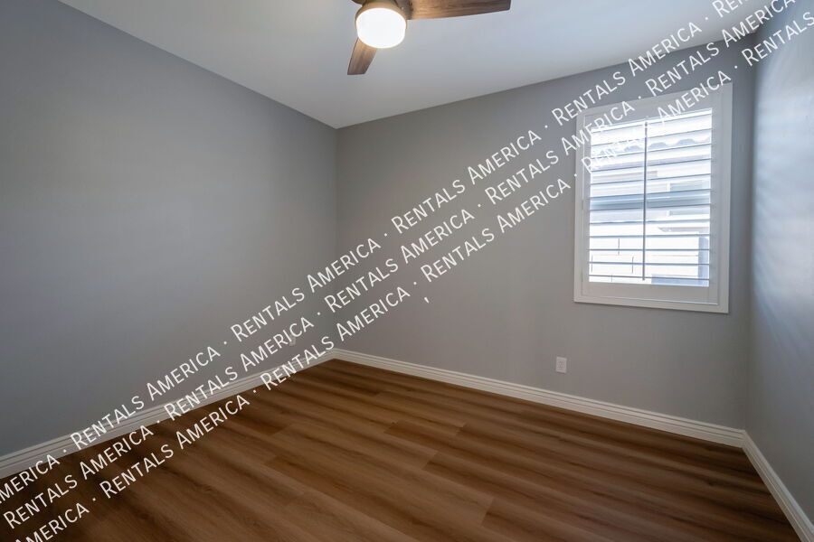 Building Photo - 10047 E Wavelength Ave