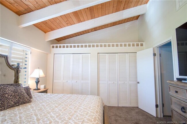 Building Photo - 2355 NE Ocean Blvd