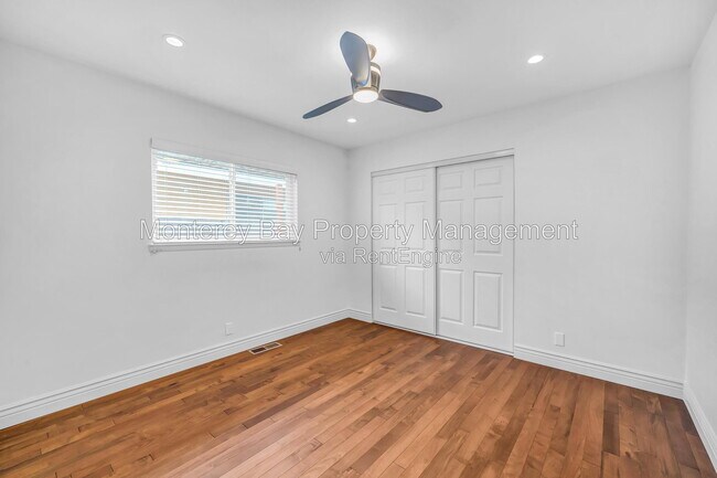 Building Photo - 20 Del Robles Ave