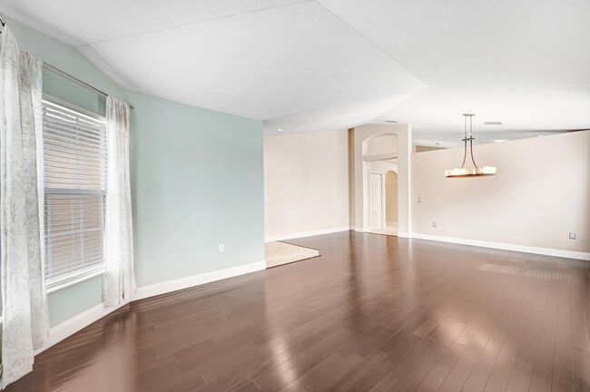 Building Photo - 4190 Chardonnay Dr