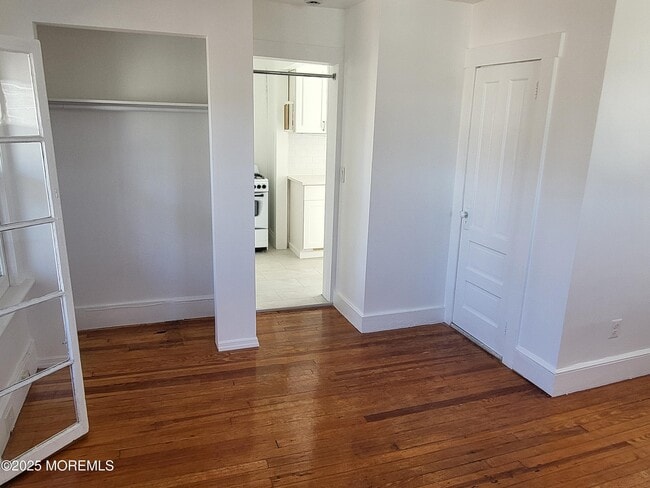 Building Photo - 122 Mt Hermon Way