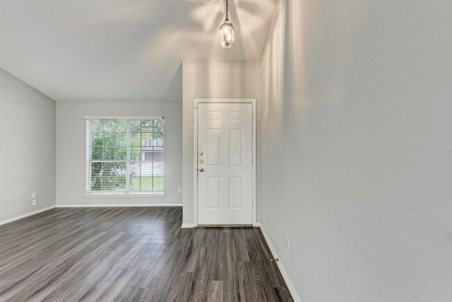 Building Photo - 709 Horizon Trail