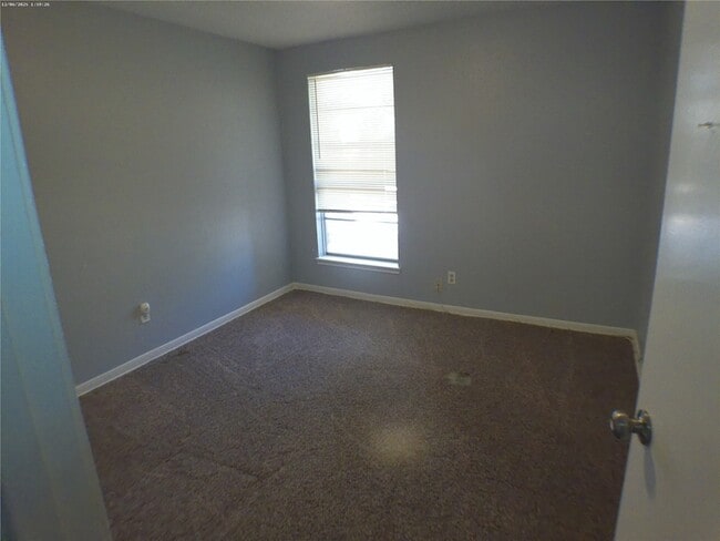 Building Photo - 15914 Willbriar Ln