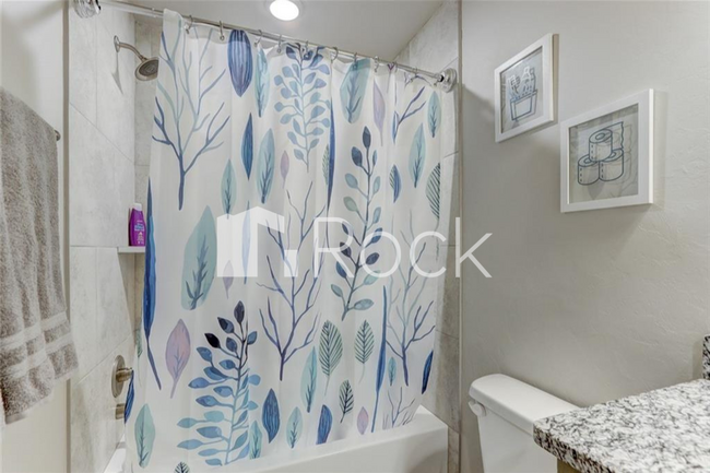 Building Photo - Gorgeous 3 Bedroom Home with Storm Shelter located in The Waters in Moore!! **All Appliances Incl...