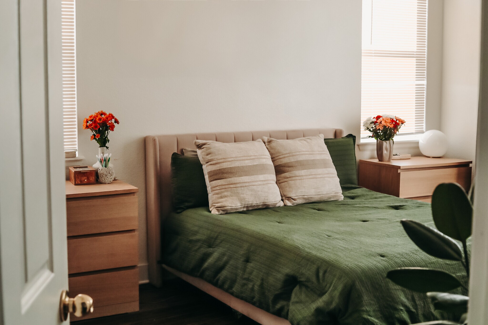 Building Photo - 14343 E 1st Dr